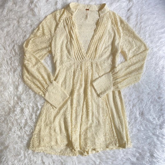 Free People Dresses & Skirts - Free People V-Neck Collared Cream Lace Long Sleeve Mini Dress in Size 4